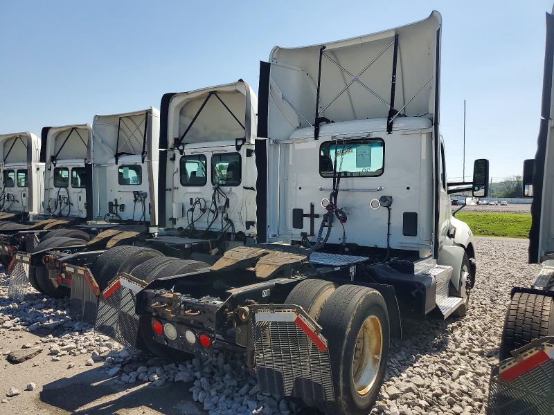 2017 Kenworth T680 VIN 1XKYAP8X9HJ171656 COPART salvage auction — MINOR DENT/SCRATCHES, IN - CERTIFICATE OF TITLE, sold $1,900 on 2026-07-07 (photo 3)