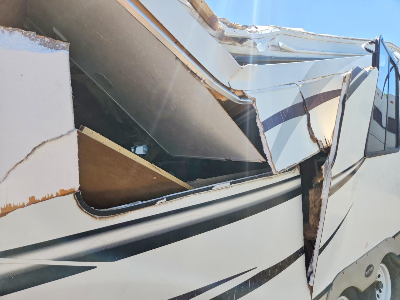 2014 Venture Sport Trek VIN 4EZT12724E8065955 COPART salvage auction — Top/Roof, CO - PUBLIC - SALVAGE TITLE, sold $25 on 2026-07-02 (photo 9)
