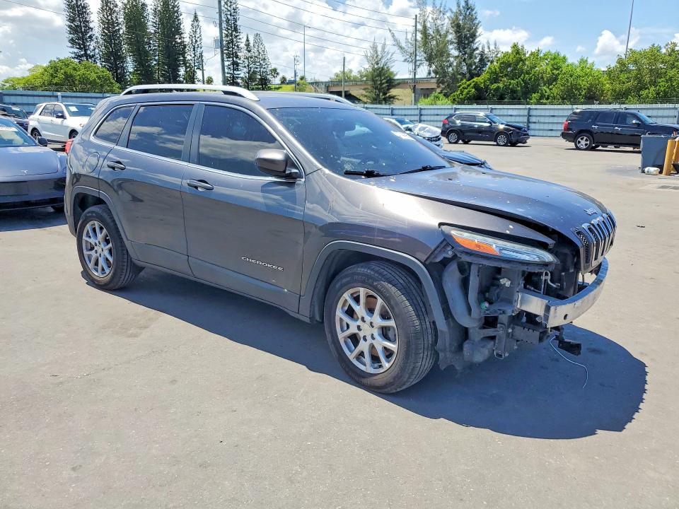 2016 Jeep VIN 1C4PJMCS7GW253548 COPART salvage auction — FRONT END, Fl - Cert Of Title Slvg Rebuildable, sold $10 on 2026-08-03 (photo 4)