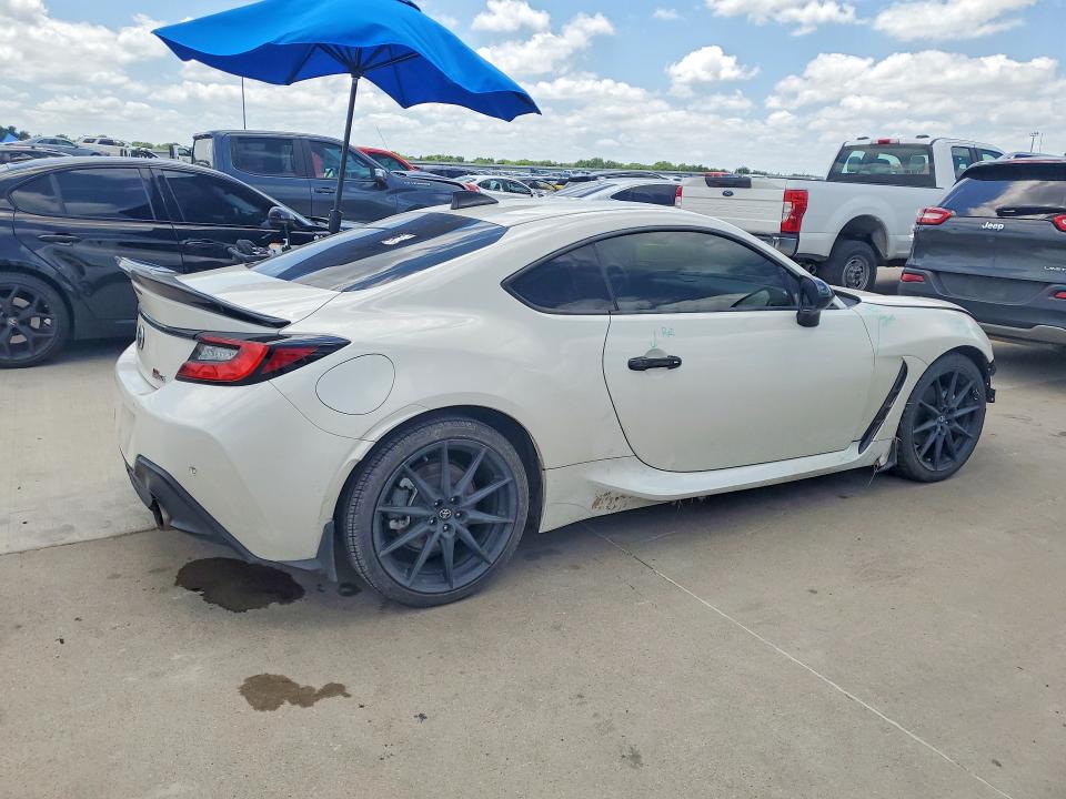 2023 Toyota Gr 86 VIN JF1ZNBF15P8754713 COPART salvage auction — FRONT END, Tx - Salvage Title-Flood Damage, sold $3,600 on 2026-07-23 (photo 3)