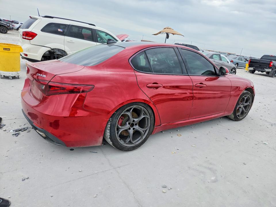 2017 Alfa romeo Giulia VIN ZARFAECN9H7535056 COPART salvage auction — UNDERCARRIAGE, Tx - Salvage Vehicle Title, sold $1,550 on 2026-07-17 (photo 3)