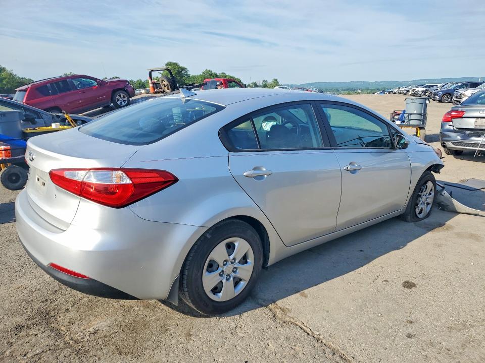 2014 Kia Forte VIN KNAFK4A64E5207304 COPART salvage auction — FRONT END, Pa - Certificate Of Salvage, sold $1,550 on 2026-07-10 (photo 3)