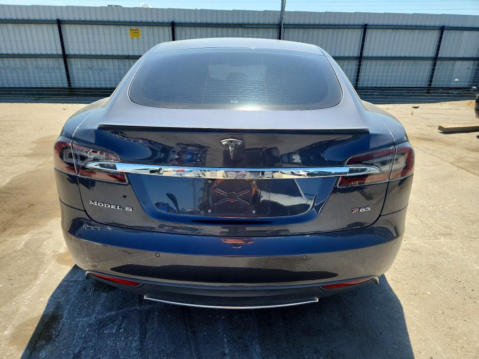 2014 Tesla Model s VIN 5YJSA1H12EFP60545 COPART salvage auction — NORMAL WEAR, Ca - Dis/Dlr/Exp Only Clean Title, sold $2,650 on 2026-07-10 (photo 6)