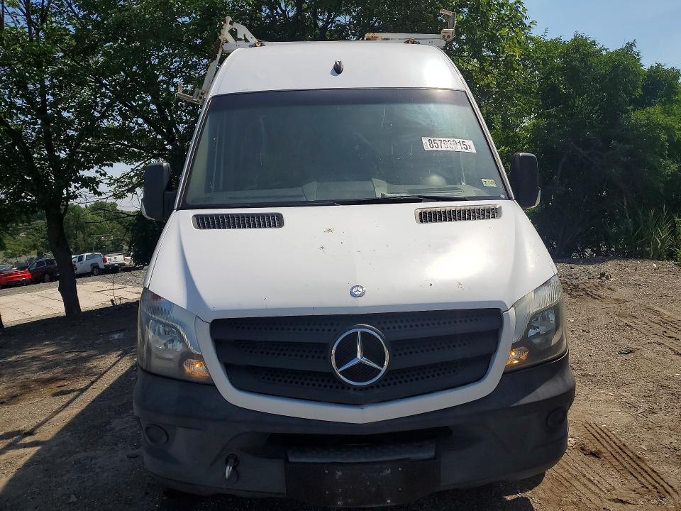 2015 Mercedes-benz Sprinter VIN WD3PE7CC8FP110948 COPART salvage auction — MINOR DENT/SCRATCHES, Md - Certificate Of Title, sold $3,300 on 2026-07-13 (photo 5)