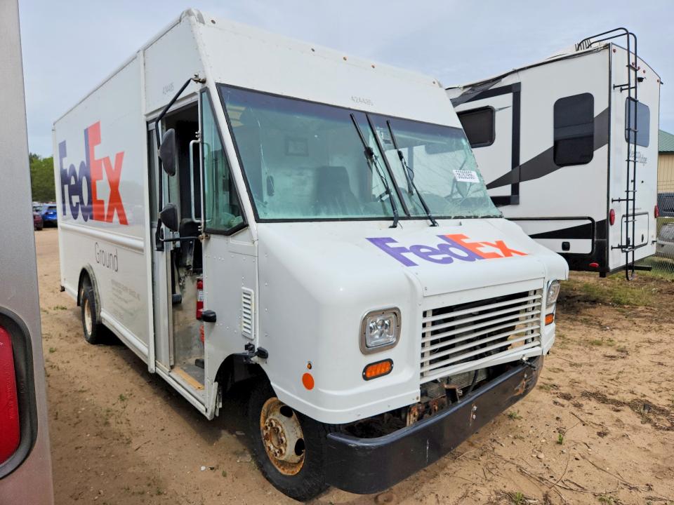 2019 Ford E-450 VIN 1FC3E4K66KDC43587 COPART salvage auction — FRONT END, Mi - Dealer Only Clean Title, sold $3,050 on 2026-07-08 (photo 4)