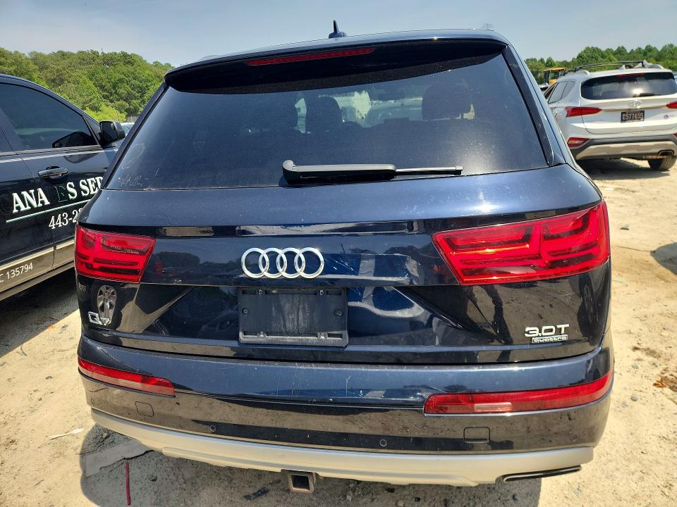 2017 Audi Q7 VIN WA1LAAF72HD057903 COPART salvage auction — SIDE, Salvage Title, sold $1,100 on 2026-07-21 (photo 6)