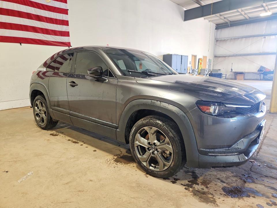 2022 Mazda Mx-30 VIN JM1DRADB0N0100390 COPART salvage auction — NORMAL WEAR, WV - CERTIFICATE OF TITLE, sold $4,750 on 2026-07-24 (photo 4)