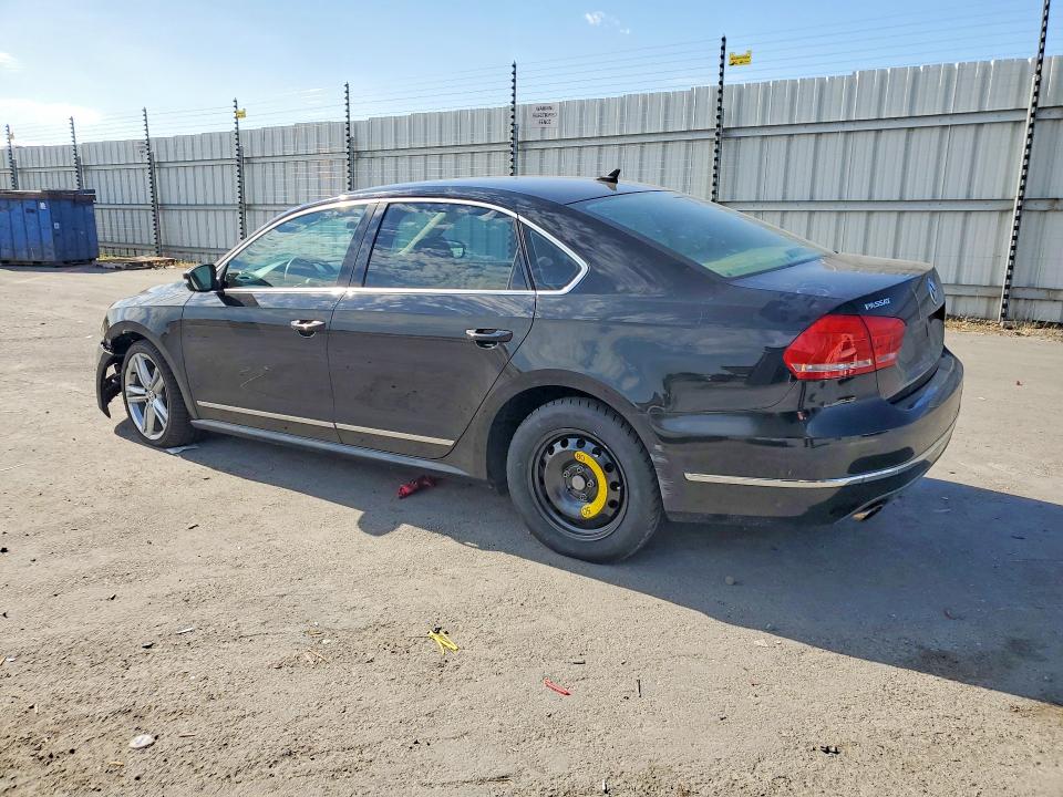 2015 Volkswagen Passat VIN 1VWBT7A37FC040470 COPART salvage auction — FRONT END, Salvage Title, sold $525 on 2026-07-23 (photo 2)