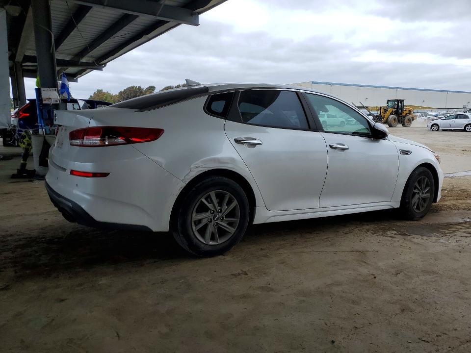 2019 Kia Optima VIN 5XXGT4L34KG305070 COPART salvage auction — VANDALISM, CA - SALVAGE CERTIFICATE, sold $3,800 on 2026-07-14 (photo 3)