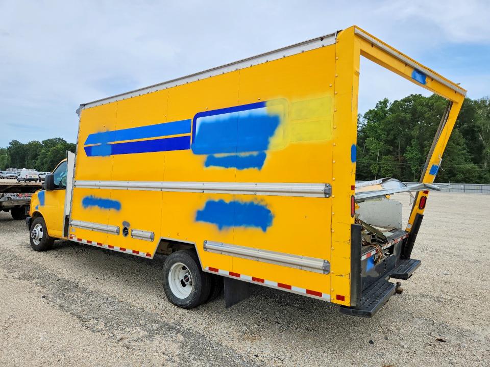 2022 Gmc Savana VIN 7GZ37TC7XNN000247 COPART salvage auction — ALL OVER, Az - Cert Of Title - Salvage, sold $2,500 on 2026-07-02 (photo 2)