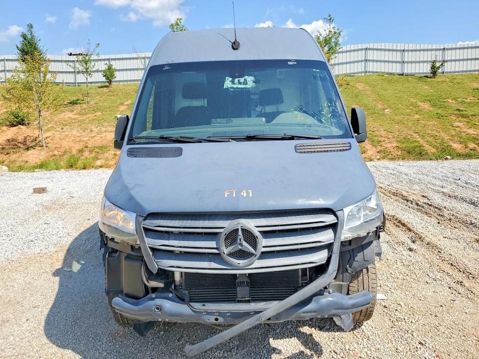 2019 Mercedes-benz Sprinter VIN WD4PF1CD7KP129516 COPART salvage auction — ALL OVER, GA - CERTIFICATE OF TITLE, sold $8,300 on 2026-07-28 (photo 5)