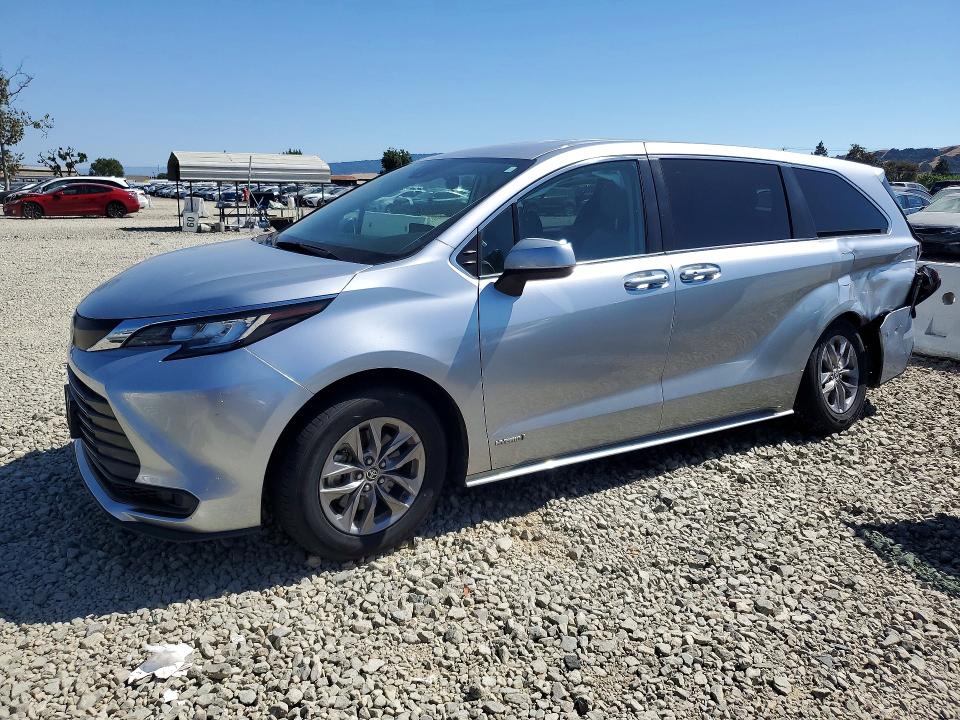 2021 Toyota VIN 5TDKRKEC6MS012461 COPART salvage auction — REAR END, Salvage Title, sold $9,100 on 2026-07-14 (photo 1)