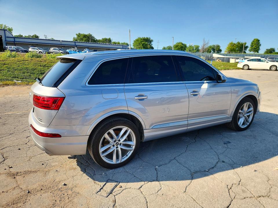 2018 Audi VIN WA1VAAF70JD050396 COPART salvage auction — MINOR DENT/SCRATCHES, Mo - Salvage Certificate Of Title, sold $8,000 on 2026-07-28 (photo 3)