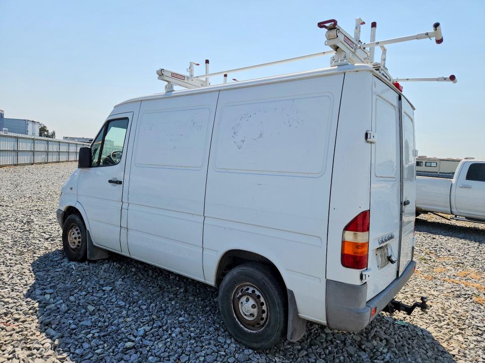 2005 Sprinter 2500 sprin VIN WD2PD144055772058 COPART salvage auction — MINOR DENT/SCRATCHES, CA - DIS/DLR/EXP ONLY CLEAN TITLE, sold $10,000 on 2026-08-17 (photo 2)