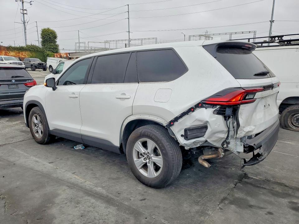 2025 Toyota Highlander VIN 5TDAAAA59SS034665 COPART salvage auction — REAR END, Ca - Salvage Certificate, sold $15,200 on 2026-07-24 (photo 2)