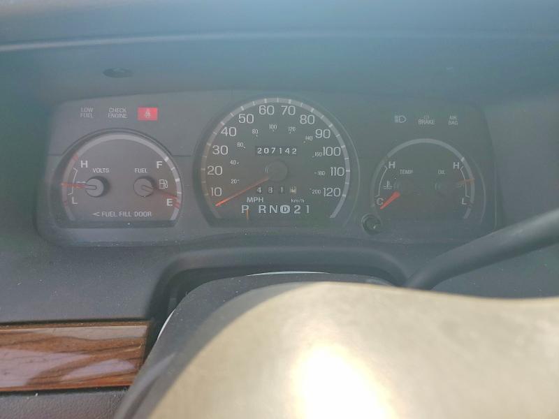 2004 Ford Crown victoria VIN 2FAFP74W54X125571 COPART salvage auction — FRONT END, AL - CERT OF TITLE-SALVAGE TITLE, sold $475 on 2026-07-02 (photo 9)
