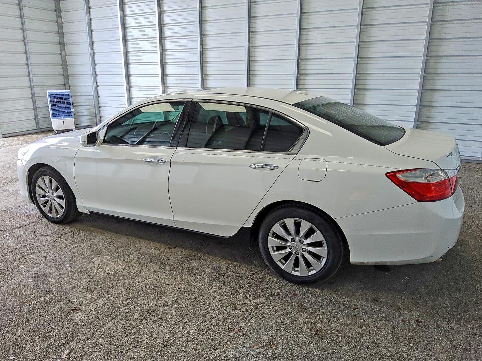 2015 Honda Accord VIN 1HGCR3F87FA034622 COPART salvage auction — MINOR DENT/SCRATCHES, Fl - Certificate Of Title, sold $5,700 on 2026-07-09 (photo 2)