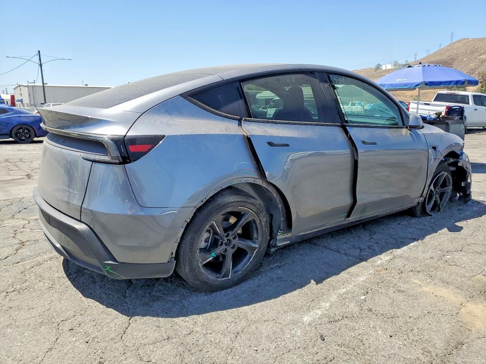 2026 Tesla Model y VIN 7SAYGDEE2TF343637 COPART salvage auction — FRONT END, Salvage Title, sold $18,400 on 2026-07-13 (photo 3)