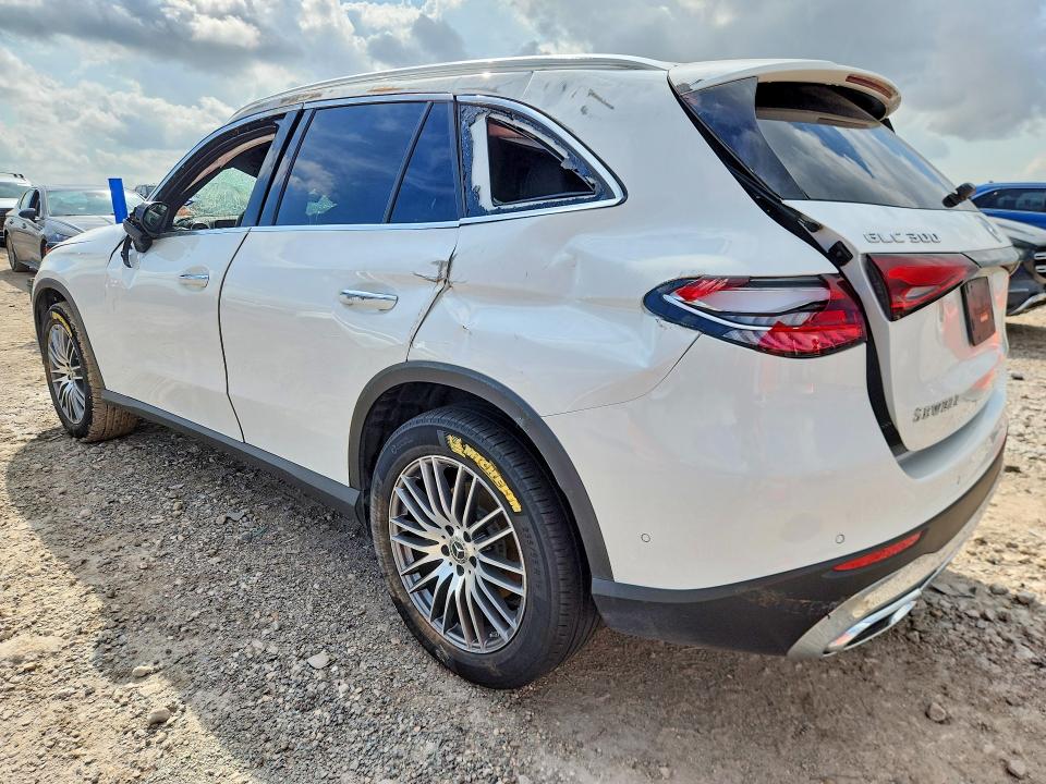 2024 Mercedes-benz VIN W1NKM4GB1RF208922 COPART salvage auction — ROOF, TX - SALVAGE VEHICLE TITLE, sold $9,100 on 2026-07-27 (photo 2)