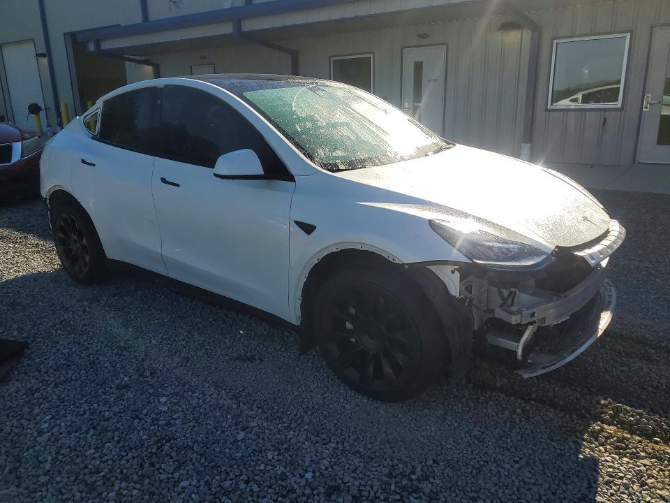 2022 Tesla Model y VIN 7SAYGDEE1NF439763 COPART salvage auction — REAR END, Nc - Salvage Certificate Of Title, sold $350 on 2026-07-30 (photo 4)