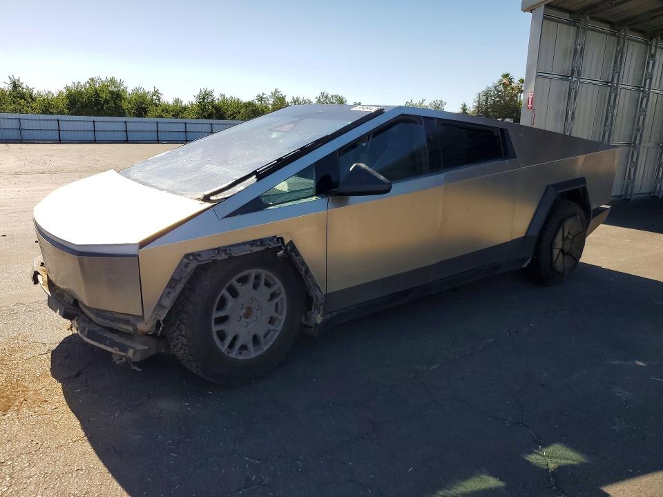 2024 Tesla Cybertruck VIN 7G2CEHED6RA026989 COPART salvage auction — FRONT END, Ca - Salvage Certificate, sold $25,000 on 2026-07-02 (photo 1)
