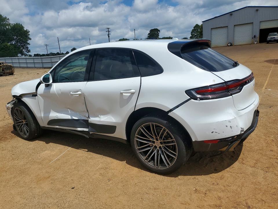 2019 Porsche Macan VIN WP1AA2A56KLB07576 COPART salvage auction — SIDE, Tx - Salvage Vehicle Title, sold $40 on 2026-07-27 (photo 2)