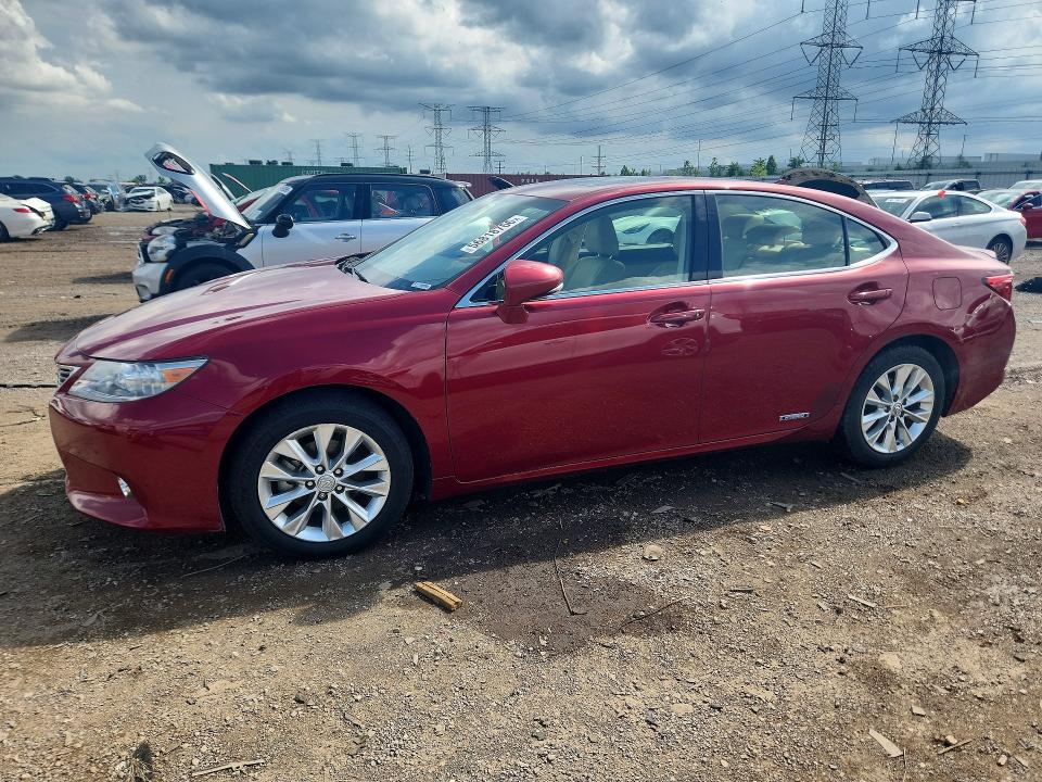 2013 Lexus VIN JTHBW1GG3D2007825 COPART salvage auction — FRONT END, Il - Salvage Certificate, sold $775 on 2026-07-21 (photo 1)