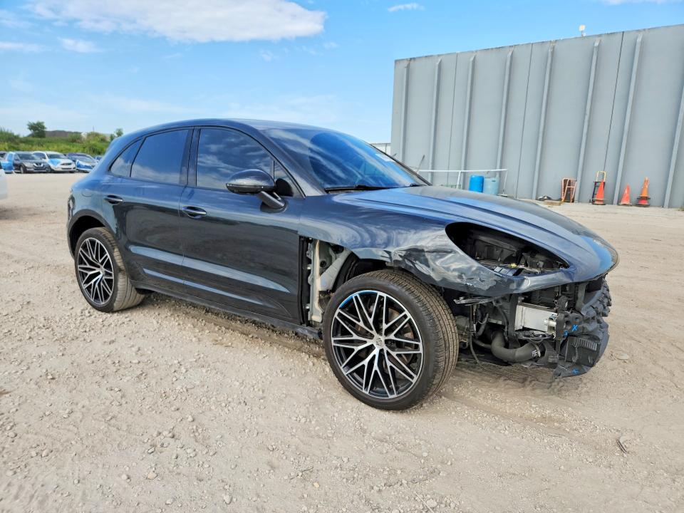 2024 Porsche Macan VIN WP1AA2A5XRLB10748 COPART salvage auction — FRONT END, Fl - Cert Of Title Slvg Rebuildable, sold $27,000 on 2026-08-04 (photo 4)