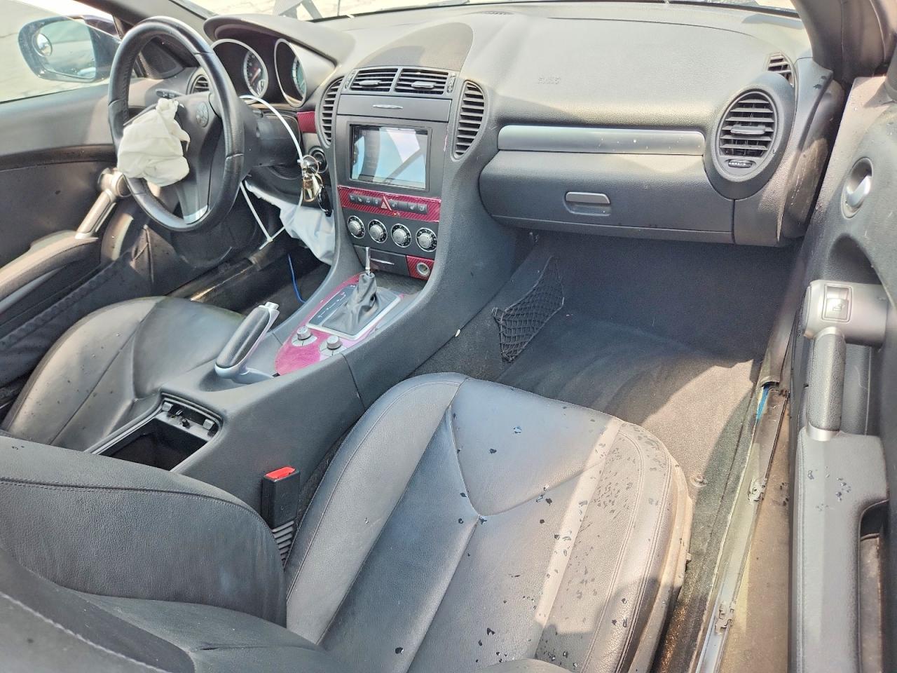 2009 Mercedes-Benz SLK-Class VIN WDBWK54F19F192490 COPART salvage auction — Front End, TX - SALVAGE VEHICLE TITLE, sold $300 on 2026-07-01 (photo 8)