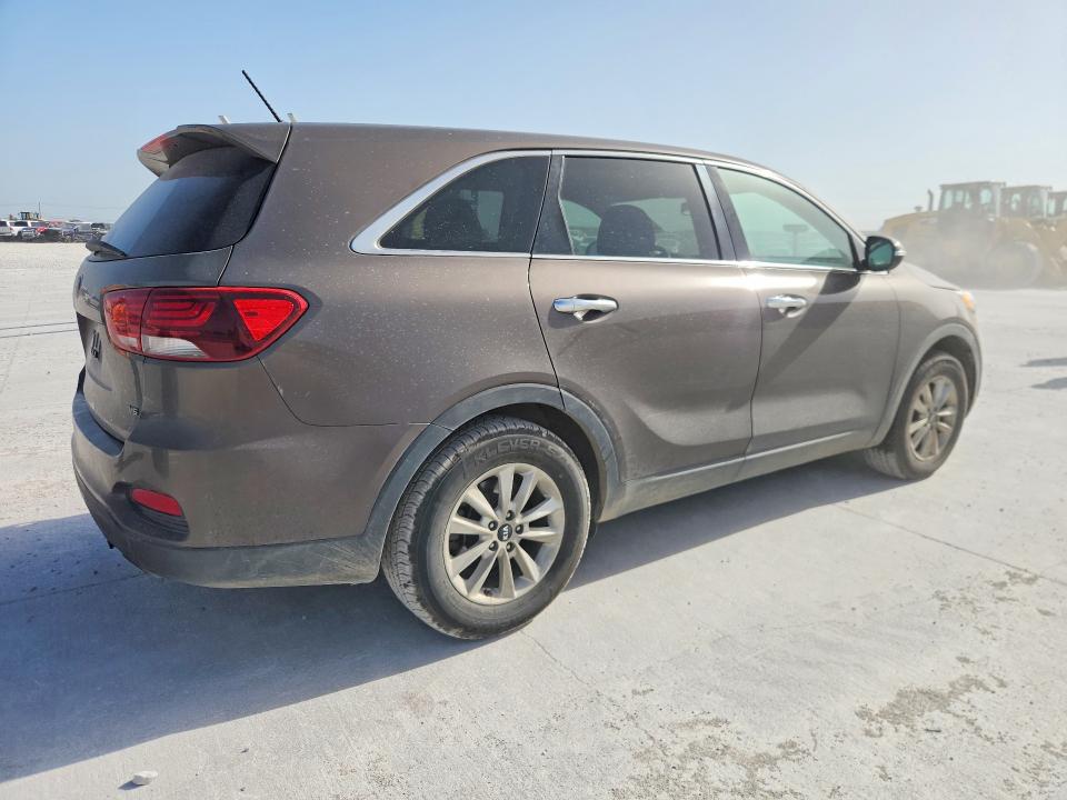 2019 Kia Sorento VIN 5XYPG4A56KG554880 COPART salvage auction — NORMAL WEAR, Tx - Certificate Of Title, sold $2,100 on 2026-07-31 (photo 3)