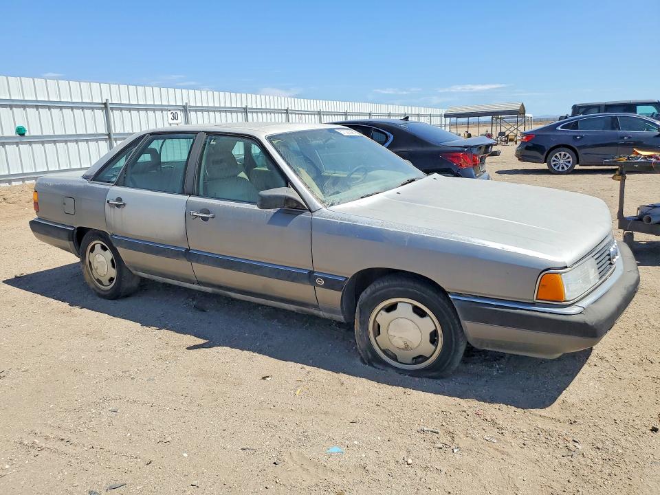 1986 Audi 5000 VIN WAUHD0445GN027290 COPART salvage auction — MINOR DENT/SCRATCHES, Ca - Dis/Dlr/Exp Only Clean Title, sold $200 on 2026-07-20 (photo 4)