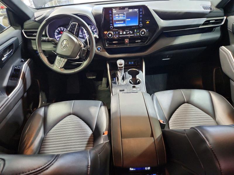 2022 Toyota Highlander VIN 5TDLZRAH5NS136219 COPART salvage auction — HAIL, Salvage Title, sold $5,000 on 2026-07-29 (photo 8)