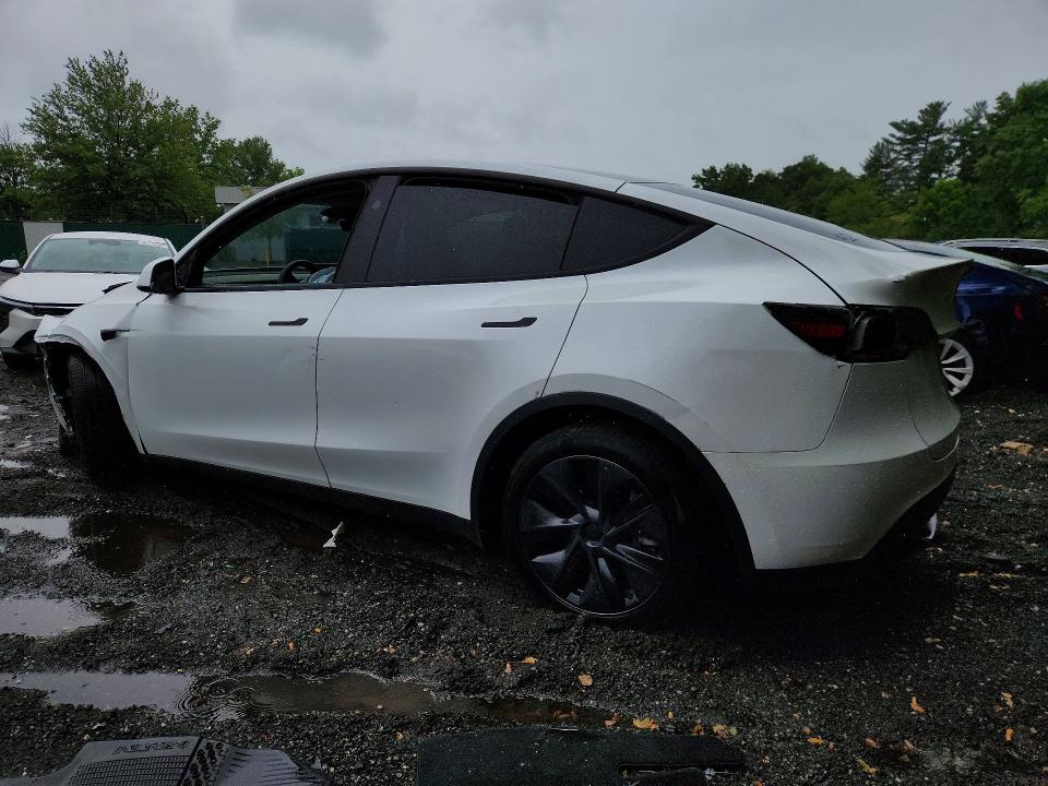 2025 Tesla Model y VIN 7SAYGDEE9SA370930 COPART salvage auction — FRONT END, Va - Cert Of Title - Salvage, sold $8,000 on 2026-07-30 (photo 2)