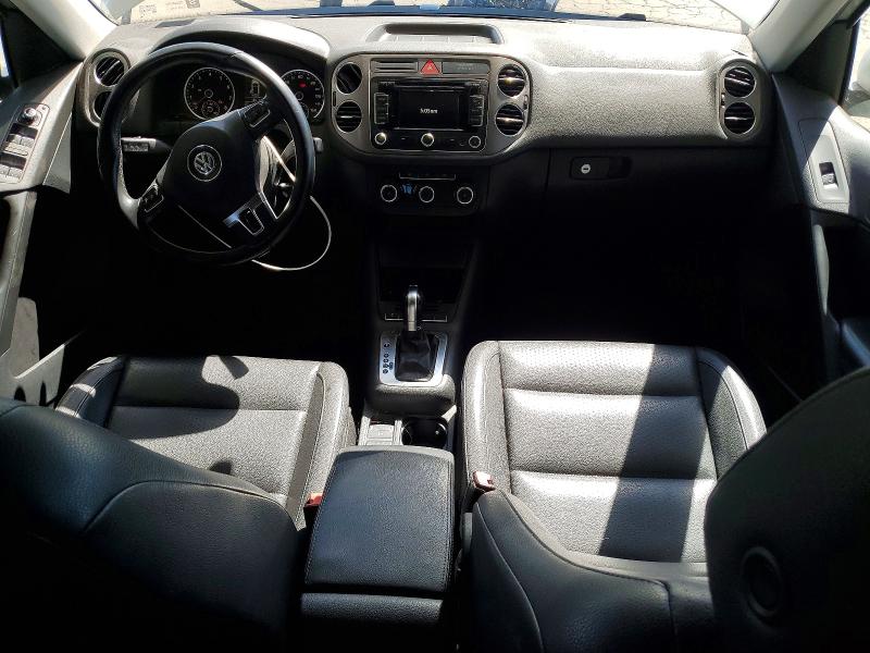 2011 Volkswagen Tiguan VIN WVGBV7AX4BW513777 COPART salvage auction — MINOR DENT/SCRATCHES, Mt - Dis/Dlr/Exp Only Clean Title, sold $100 on 2026-07-28 (photo 8)