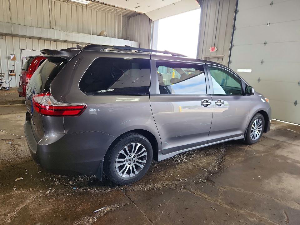 2019 Toyota Sienna VIN 5TDYZ3DC8KS984139 COPART salvage auction — FRONT END, Wi - Certificate Of Title, sold $15,200 on 2026-07-06 (photo 3)