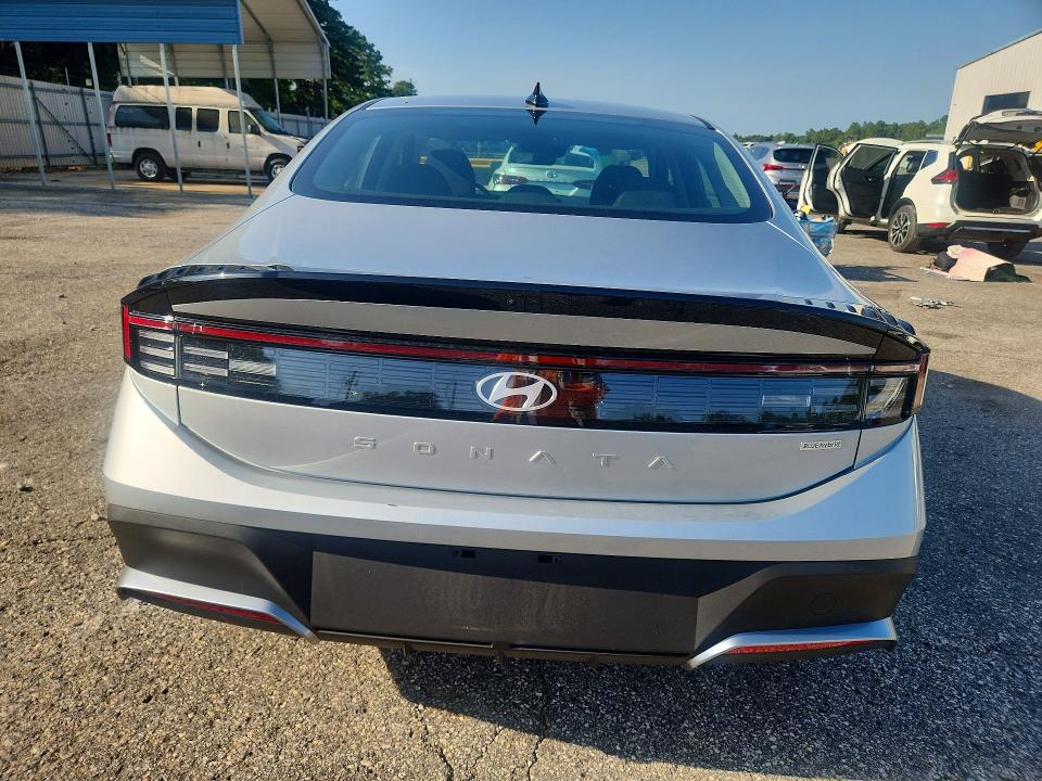2026 Hyundai Sonata hybrid VIN KMHL24JJ6TA158021 COPART salvage auction — FRONT END, FL - CERTIFICATE OF TITLE, sold $12,700 on 2026-07-13 (photo 6)