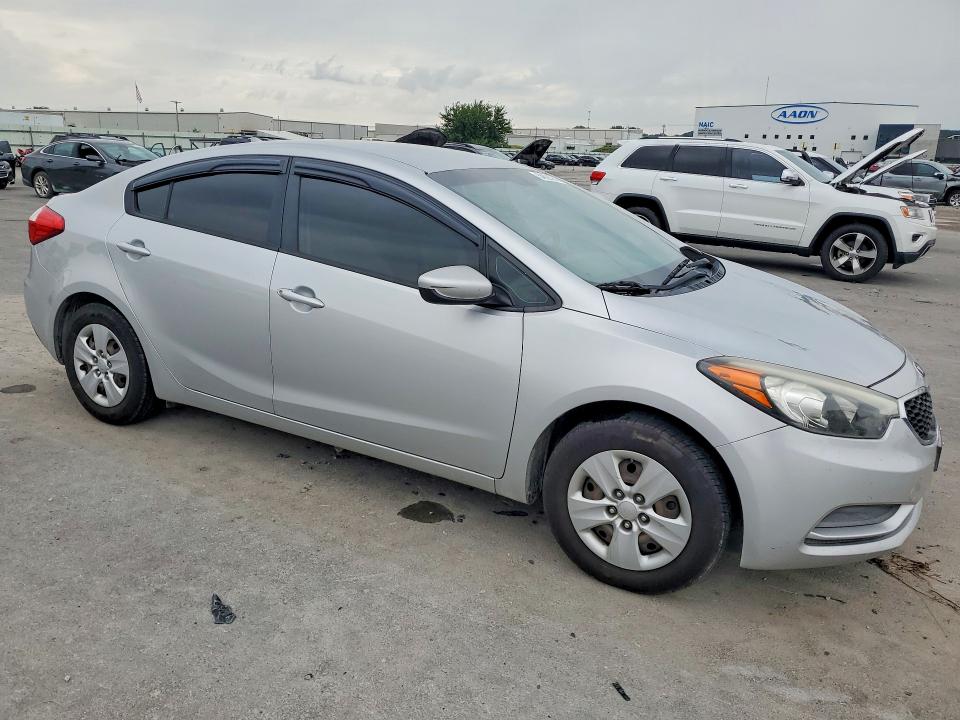 2015 Kia Forte VIN KNAFK4A60F5378245 COPART salvage auction — HAIL, OK - CERT OF TITLE-SALVAGE, sold $825 on 2026-07-24 (photo 4)