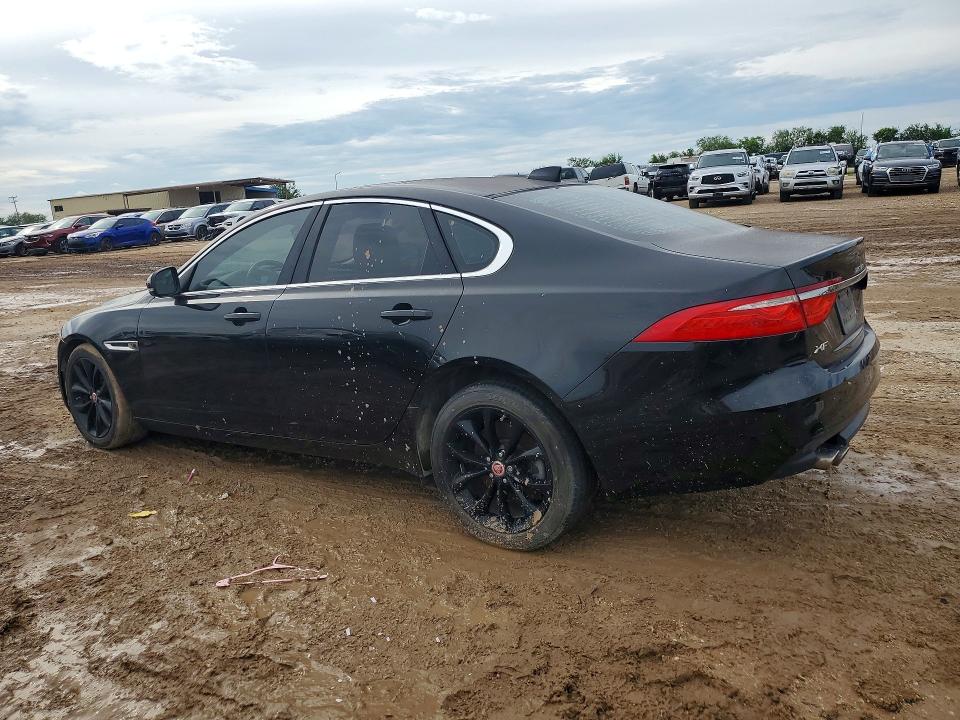 2017 Jaguar Xf VIN SAJBD4BN4HCY46253 COPART salvage auction — MINOR DENT/SCRATCHES, Tx - Certificate Of Title, sold $1,150 on 2026-07-09 (photo 2)