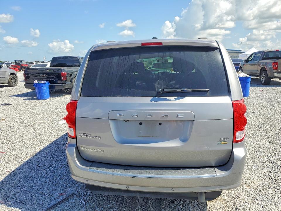 2016 Dodge Caravan VIN 2C4RDGCGXGR338972 COPART salvage auction — WATER/FLOOD, La - Cert Of Title-Salvage Flood, sold $8,000 on 2026-08-31 (photo 6)