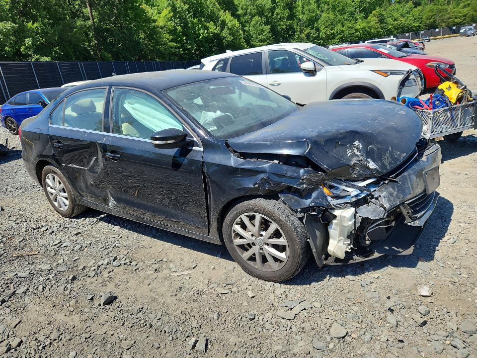 2013 Volkswagen Jetta VIN 3VWDP7AJ0DM429829 COPART salvage auction — FRONT END, MD - CERT OF SALVAGE > 75% DAMAGE, sold $350 on 2026-07-02 (photo 4)