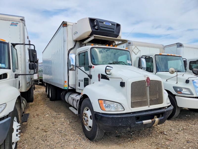 2016 Kenworth T300 VIN 2NKHLJ9X6GM487054 — COPART salvage auction photo