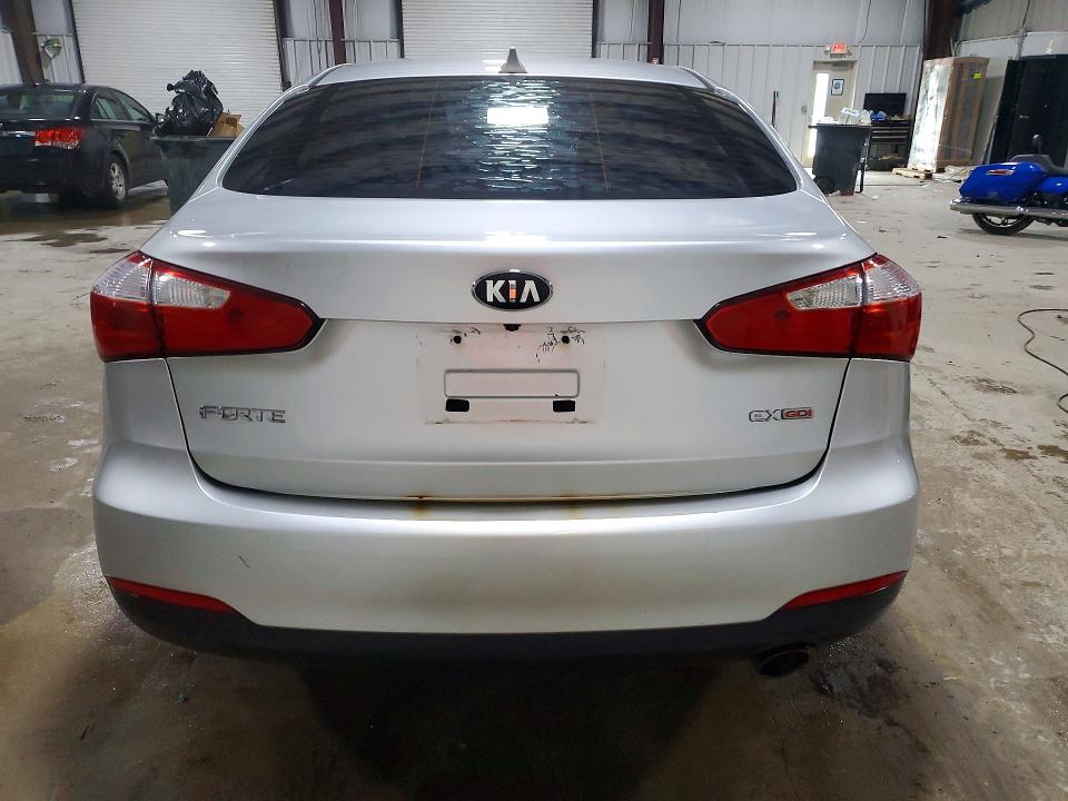 2014 Kia Forte VIN KNAFX4A87E5075383 COPART salvage auction — FRONT END, Pa - Certificate Of Salvage, sold $500 on 2026-07-15 (photo 6)
