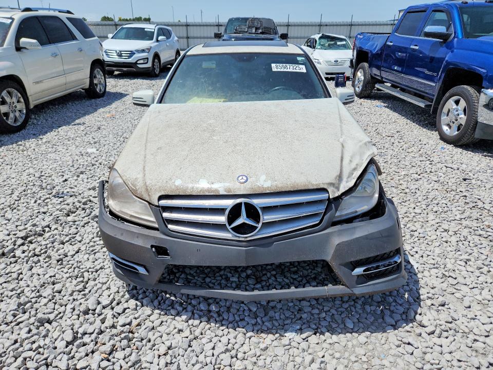 2012 Mercedes-benz C-klasse VIN WDDGF8BB2CR239520 COPART salvage auction — FRONT END, Il - Certificate Of Title, sold $700 on 2026-08-19 (photo 5)