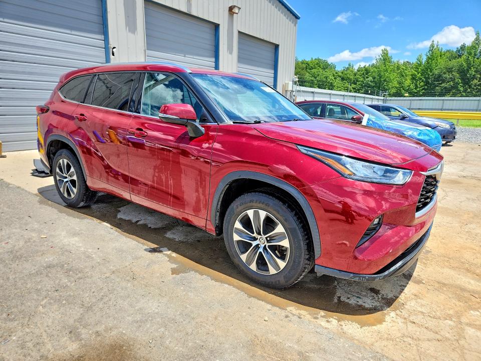 2020 Toyota Highlander VIN 5TDGZRAH6LS506026 COPART salvage auction — MINOR DENT/SCRATCHES, TN - CERTIFICATE OF TITLE (P), sold $12,700 on 2026-07-09 (photo 4)
