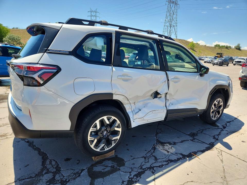 2025 Subaru Forester VIN JF2SLDAC5SH441855 COPART salvage auction — SIDE, Co - Salvage Title, sold $7,400 on 2026-08-03 (photo 3)