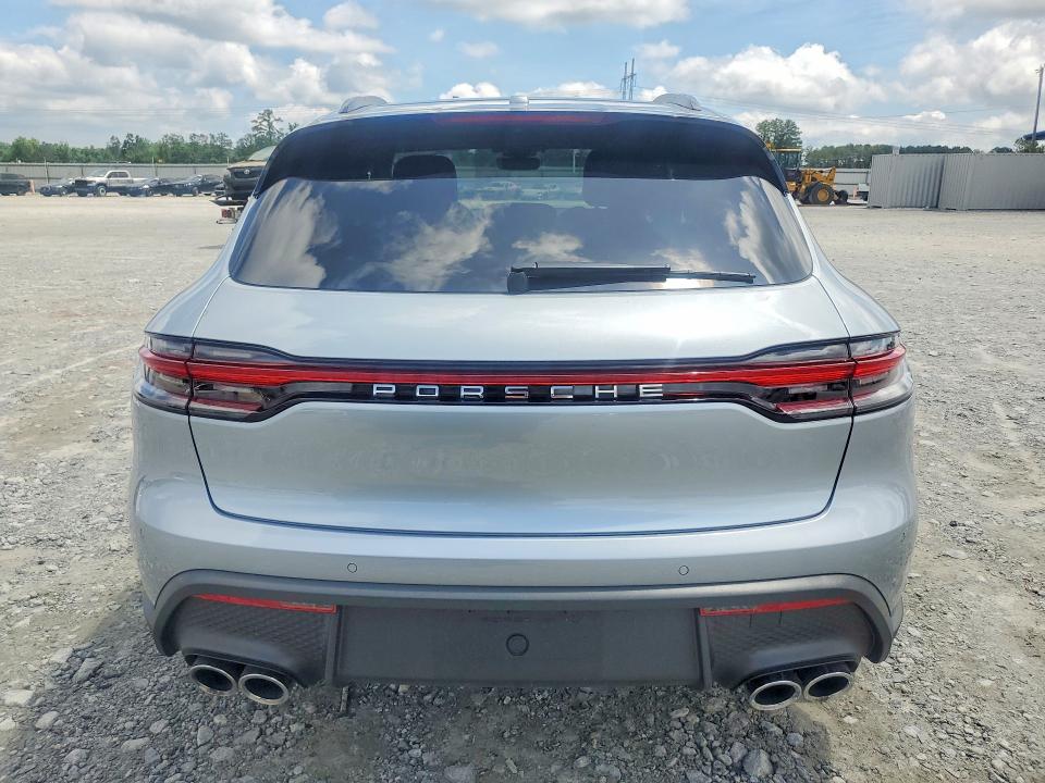 2026 Porsche VIN WP1AA2A5XTLB04861 COPART salvage auction — SIDE, Salvage Title, sold $36,750 on 2026-08-03 (photo 6)