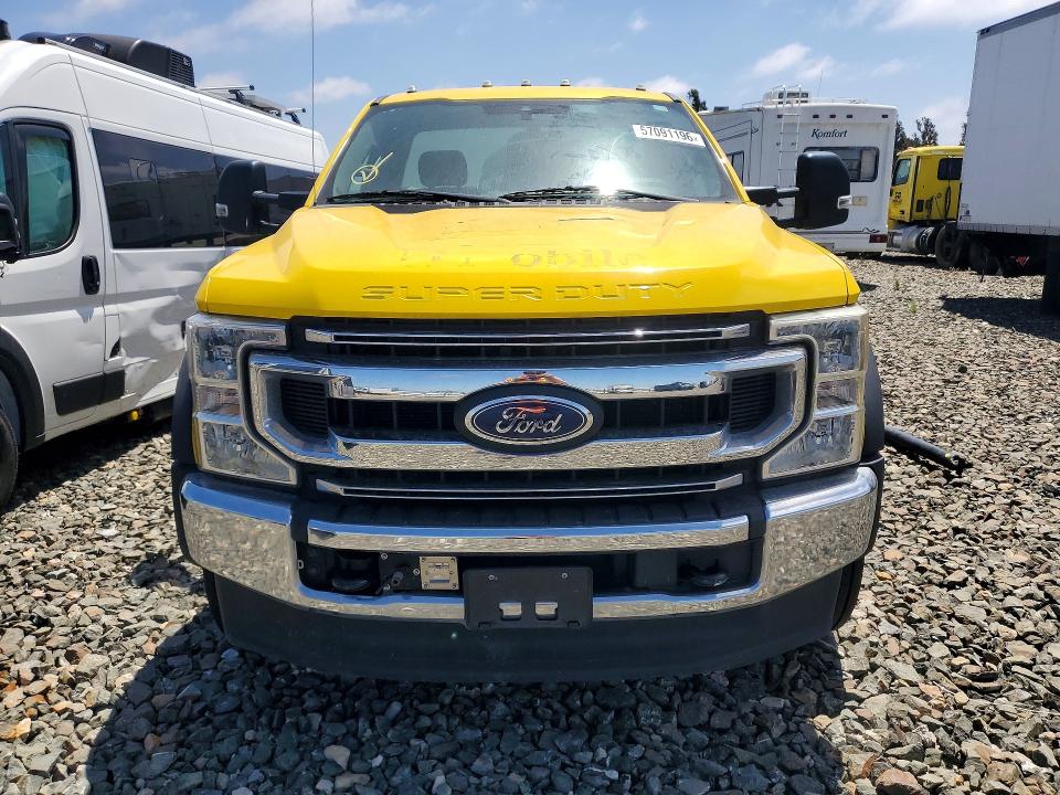 2020 Ford F-550 super duty VIN 1FDUF5GT5LDA06477 COPART salvage auction — NORMAL WEAR, CA - CERT OF TITLE OR SALVAGE ACQ (P), sold $15,000 on 2026-07-27 (photo 5)