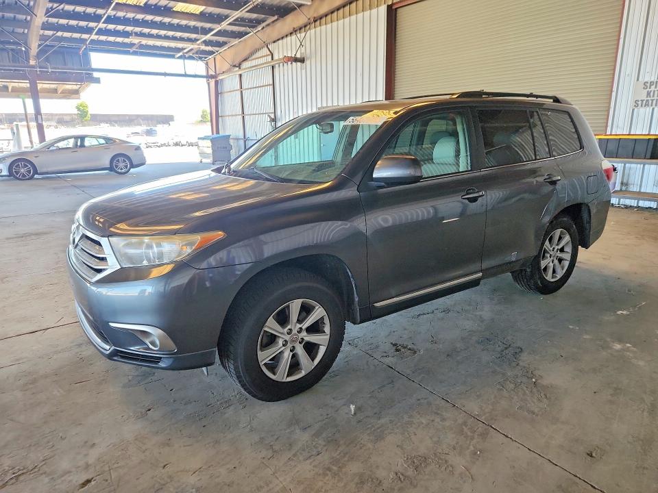 2011 Toyota Highlander VIN 5TDBK3EH0BS066289 COPART salvage auction — SIDE, Ca - Salvage Certificate, sold $2,500 on 2026-07-13 (photo 1)