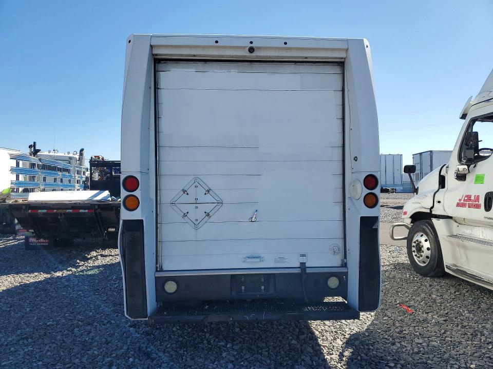 2016 Isuzu Npr VIN JALB4T170G7W00396 COPART salvage auction — MINOR DENT/SCRATCHES, NV - CERTIFICATE OF TITLE, sold $2,950 on 2026-07-30 (photo 6)