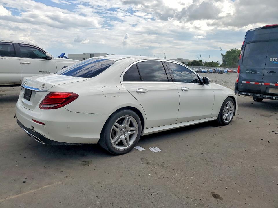 2017 Mercedes-benz E-klasse VIN WDDZF4JB1HA204766 COPART salvage auction — REAR END, Fl - Cert Of Title Slvg Rebuildable, sold $6,200 on 2026-08-03 (photo 3)